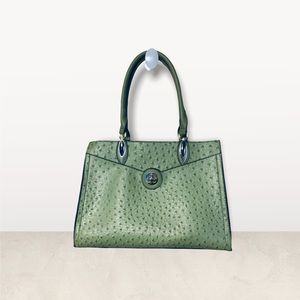 Green Purse, Great Condition, Rarely Used!